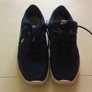 Navy Nike Running Shoes